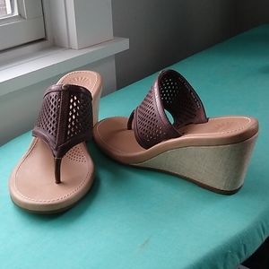 UGG wedge sandals sz 6.5
